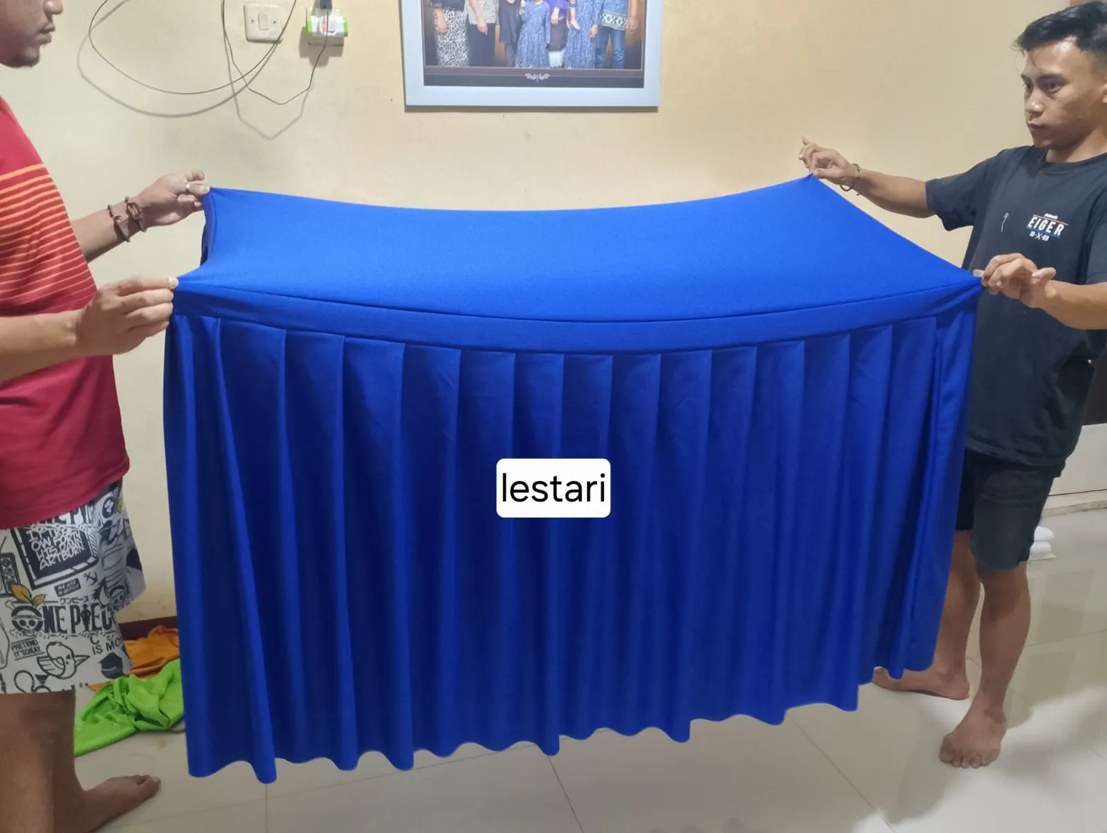 Sarung Meja Kotak